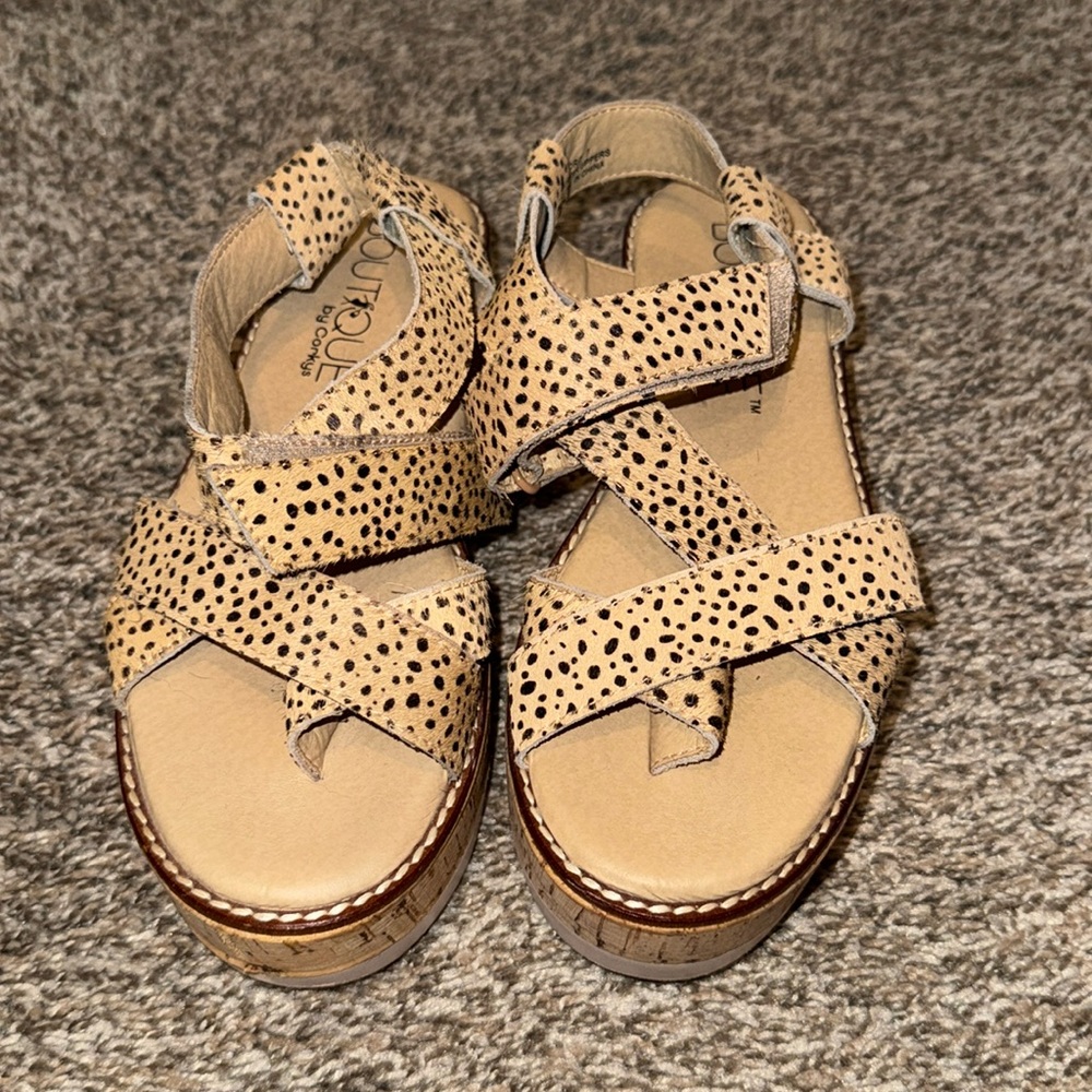 Boutique corkys size 7 women's wedges.